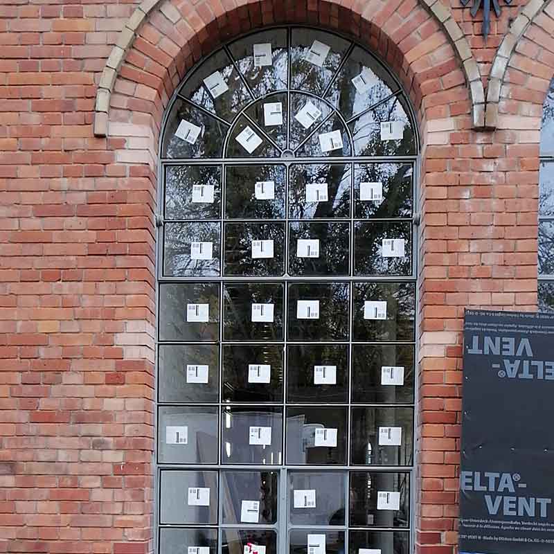 Verglasung Fenster aus Guß und Stahl